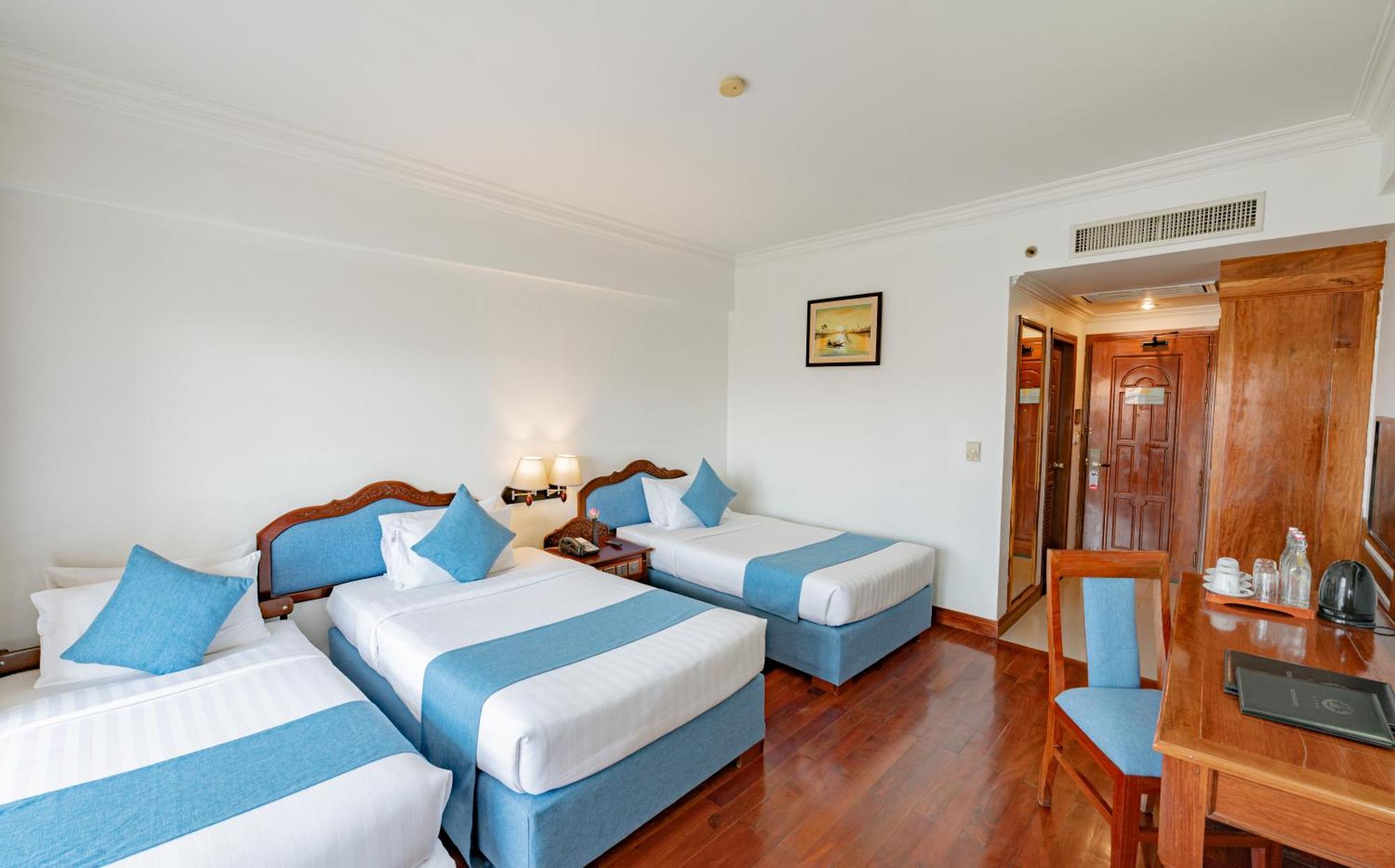 Hotel Somadevi Angkor Resort & Spa Siem Reap Exterior photo